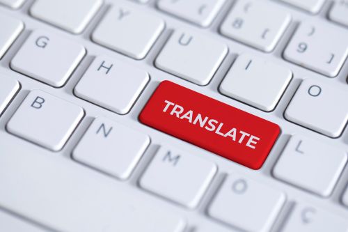 translator; temat witryny to translacje w różnych językach; wyświetlania spersonalizowanych treści i poprawiania jakości obecnych usług