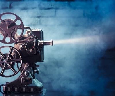 Tłumaczenie filmu, narodzinami kina dźwiękowego, pierwsze próby przekładu filmów, nagrywaniu filmów anglojęzycznych