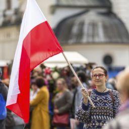 Dzięki zmianie ustawy zostało ustanowione Dniem Flagi Rzeczypospolitej Polskiej
