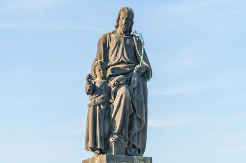 święto Józefa Robotnika; pomnik w Pradze