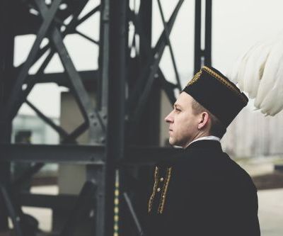 barbórka; możliwością obowiązywania dodatkowych ograniczeń