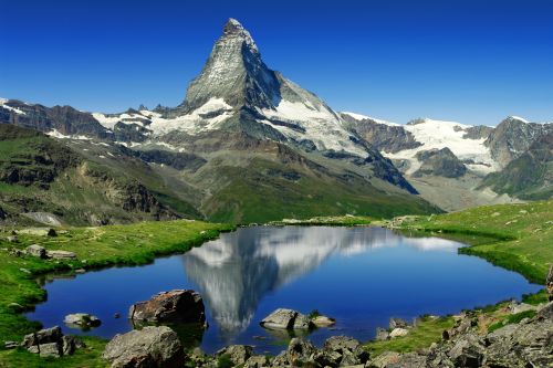 Szwajcarskim niemieckim posługuje się około 60% mieszkańców Szwajcarii