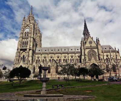 prowincje dzielą się na parafie, w odróżnieniu od parafii kościelnych zwane parafiami cywilnymi