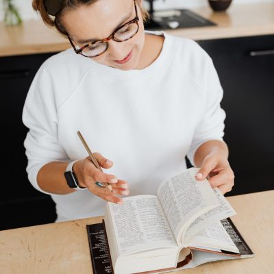 pexels-karolina-grabowska-5238118