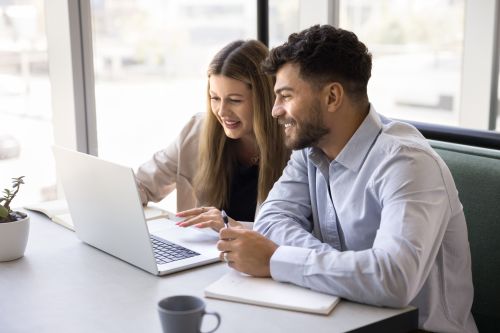 na rynkach globalnych, z różnych krajów na rynkach globalnych, z różnych krajów